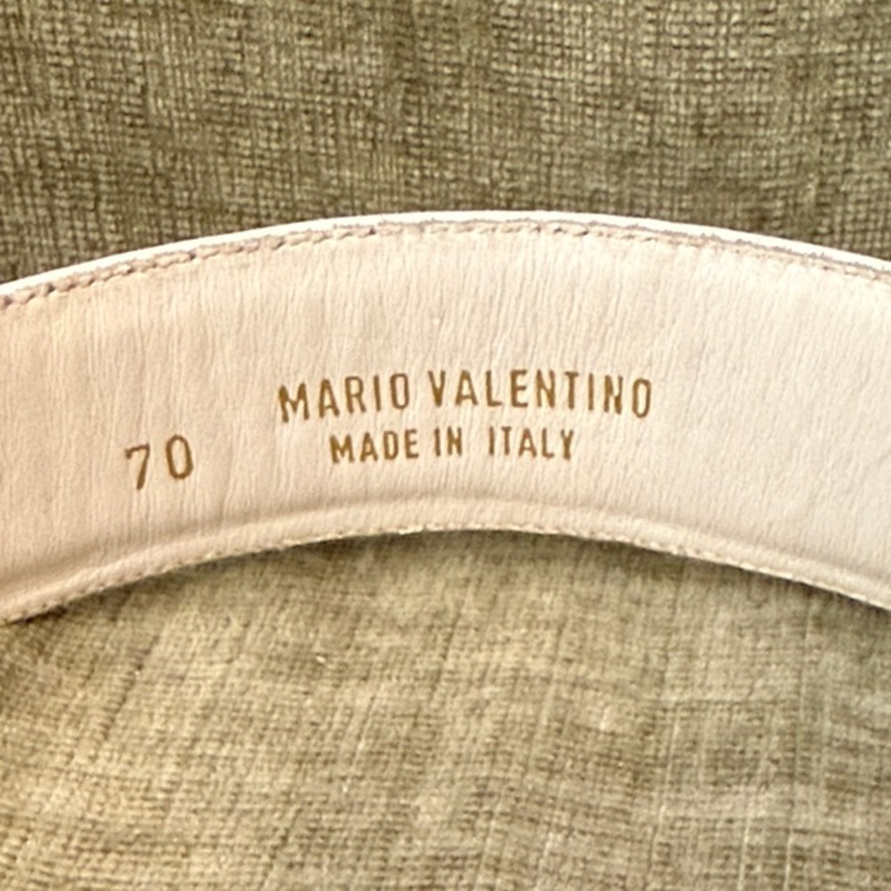 Valentino White Leather Belt with Gold Accent - Picture 5 of 8